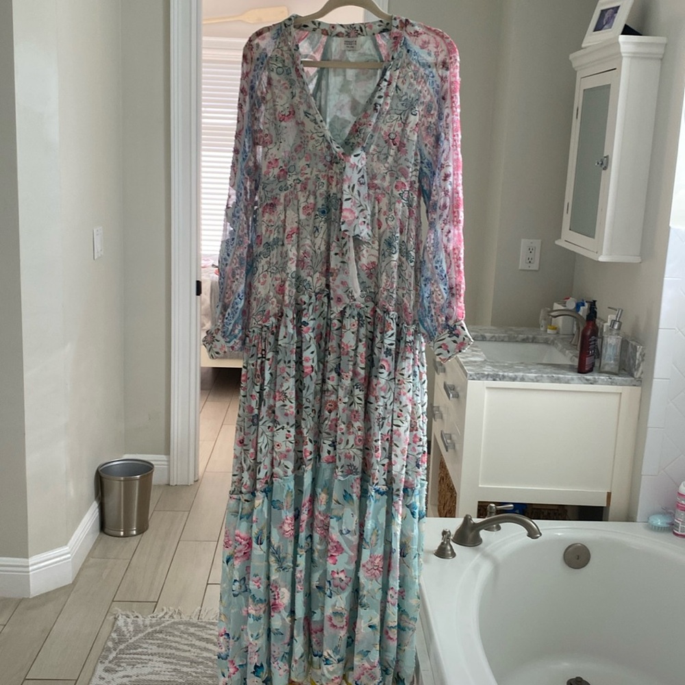 Gorgeous long maxi dress